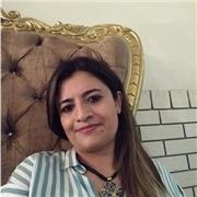 Profesor de sociales imparte clases a niños y jóvenes